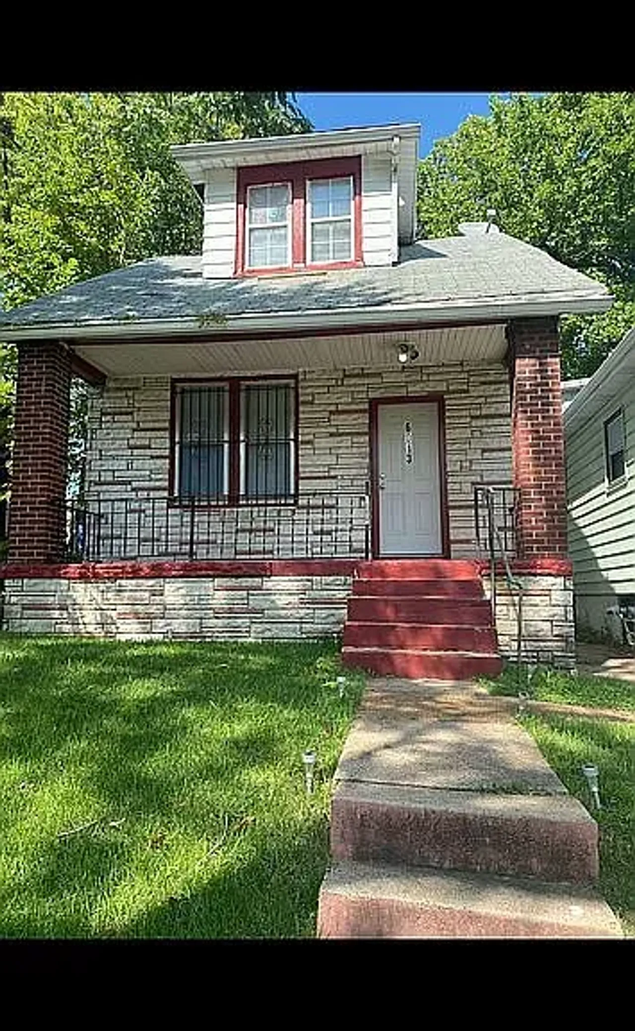 listing, photo 1