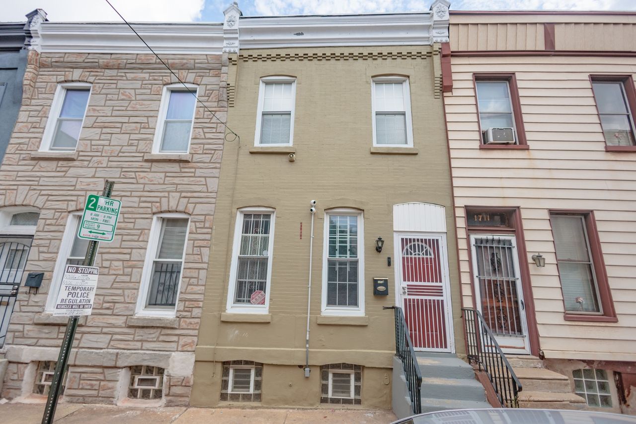 listing, photo 1