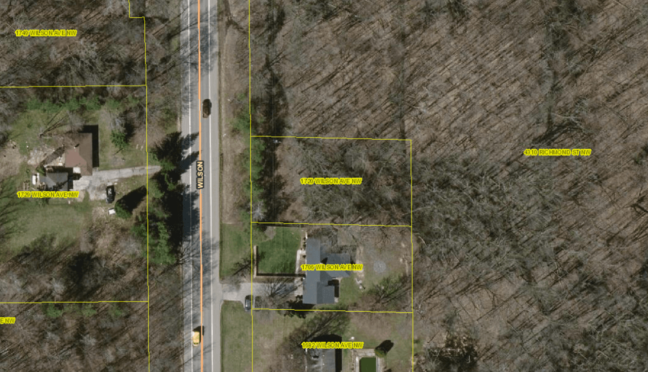 listing, photo 1