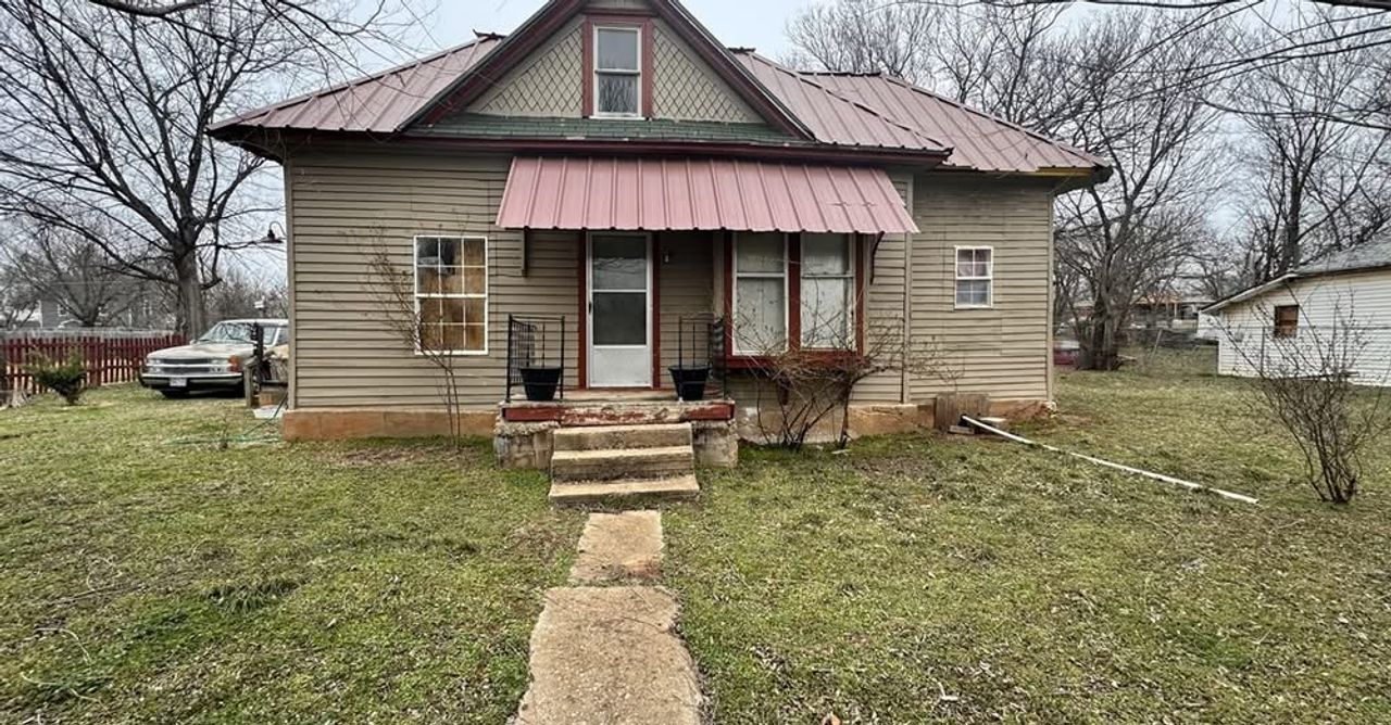 listing, photo 1