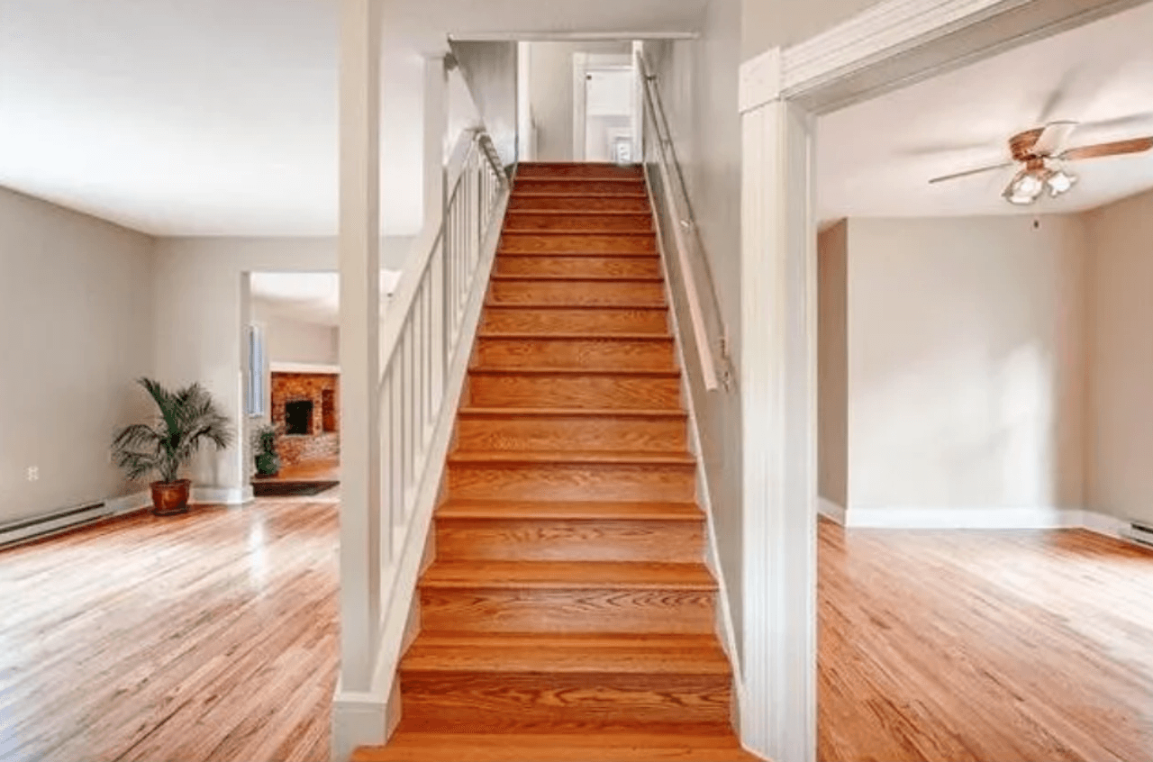 listing, photo 1