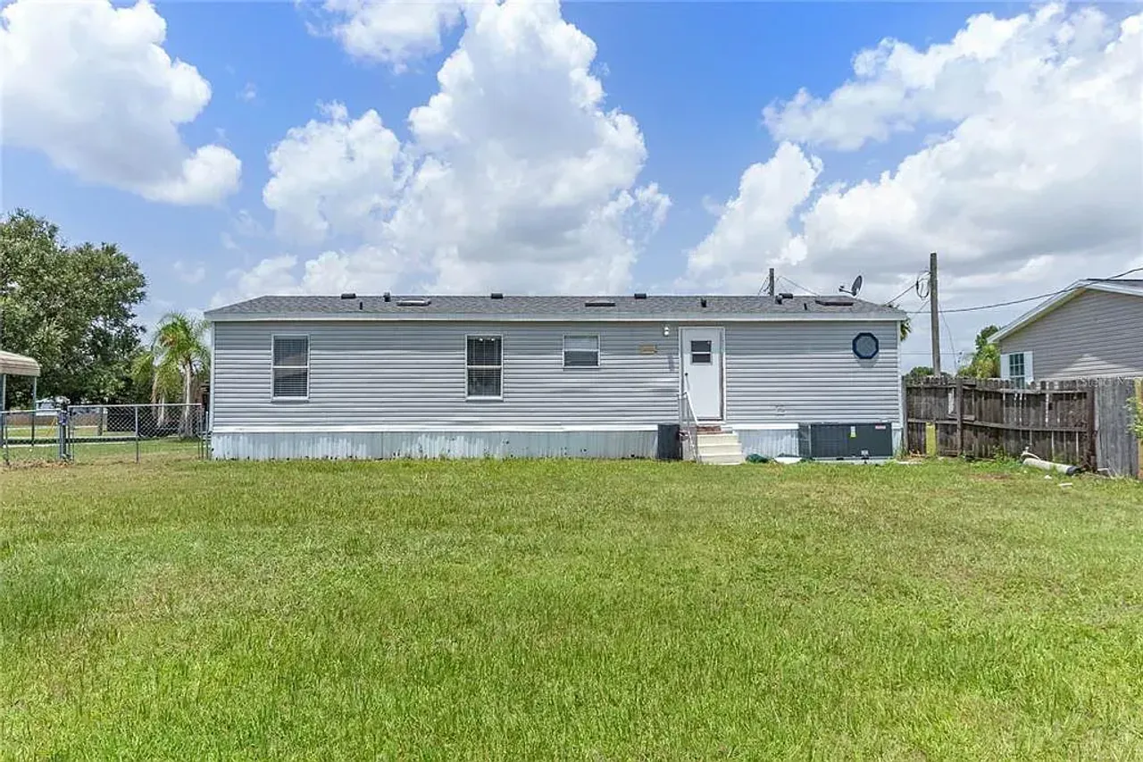 listing, photo 1