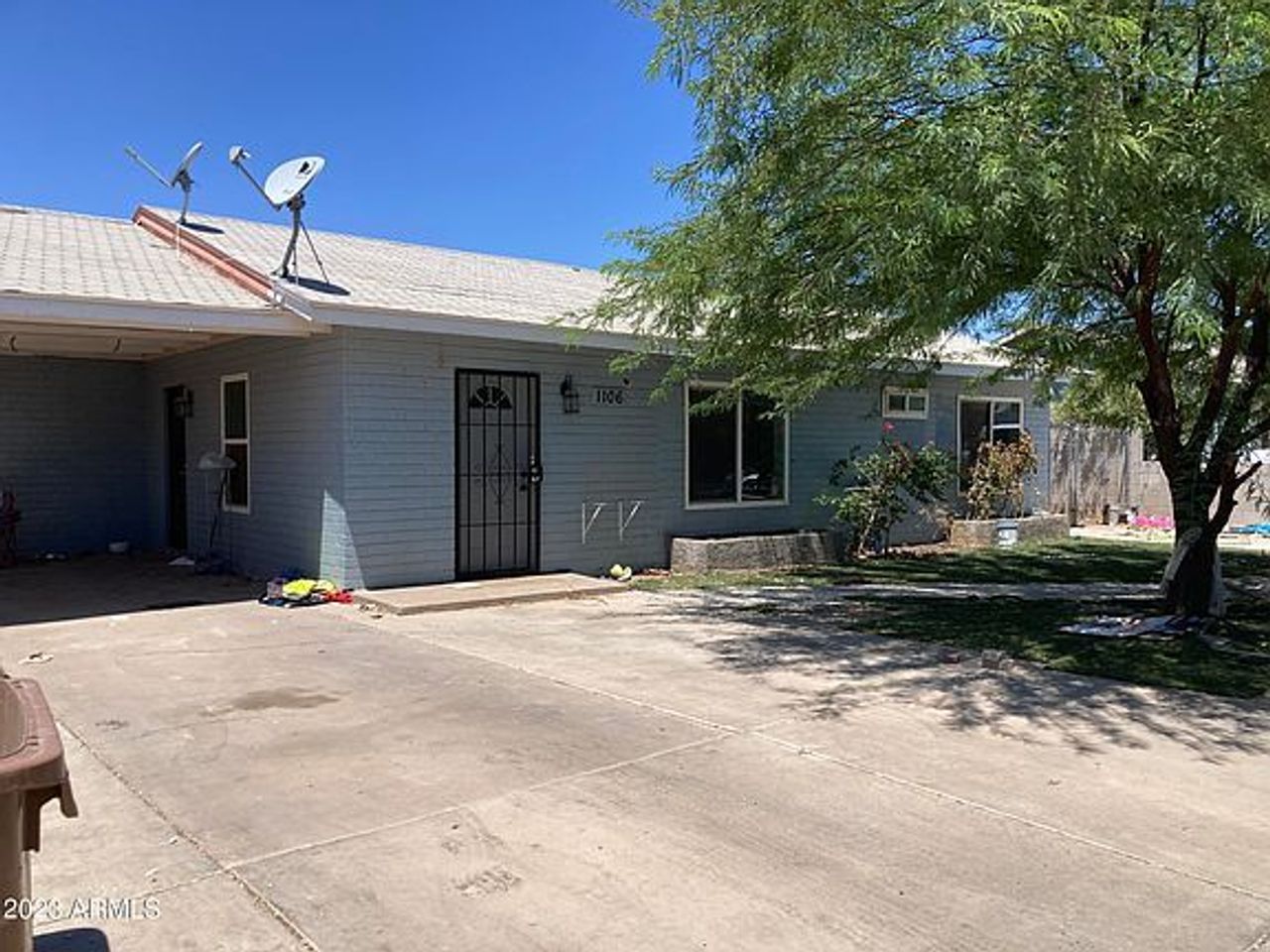 listing, photo 1