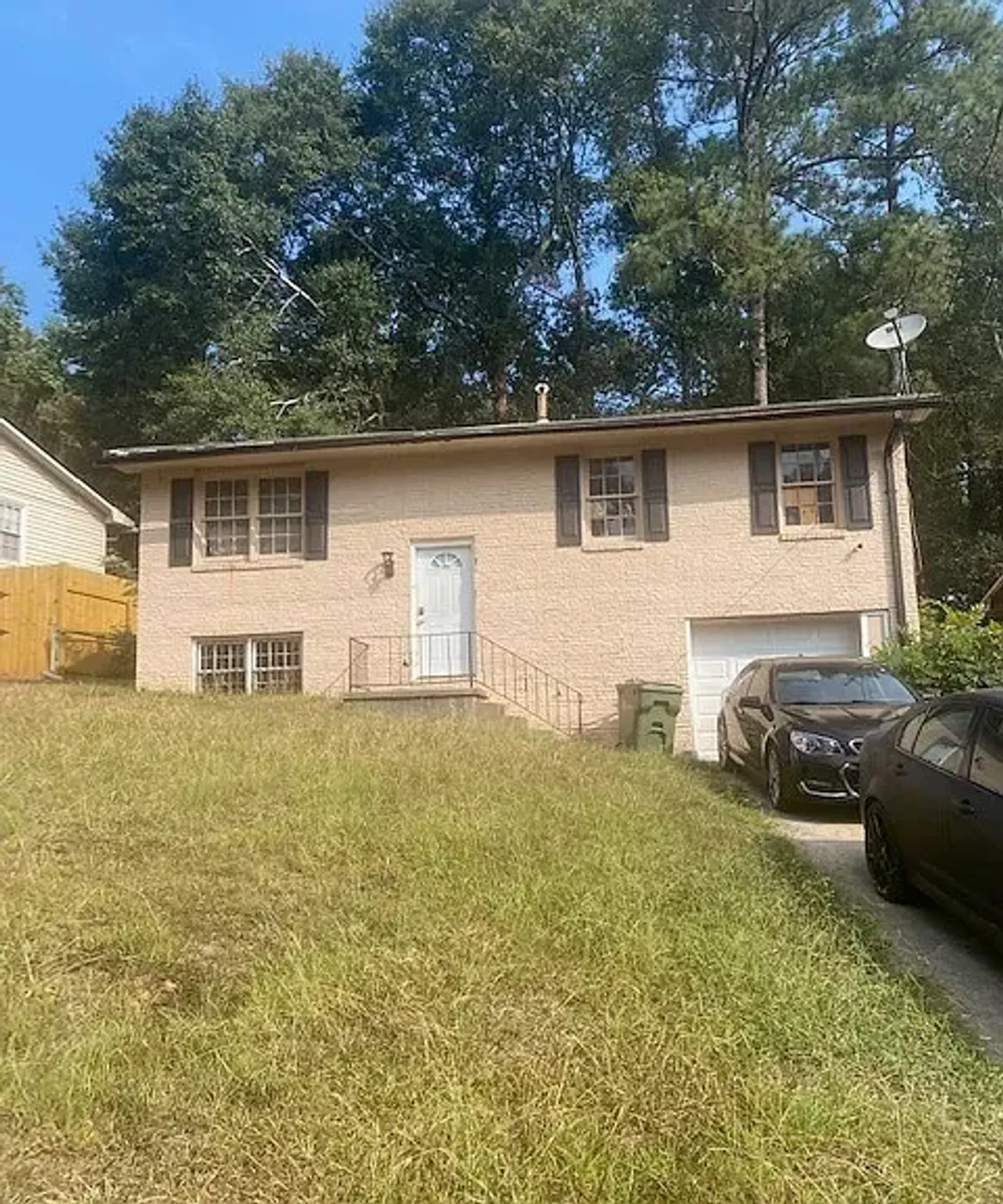 listing, photo 1