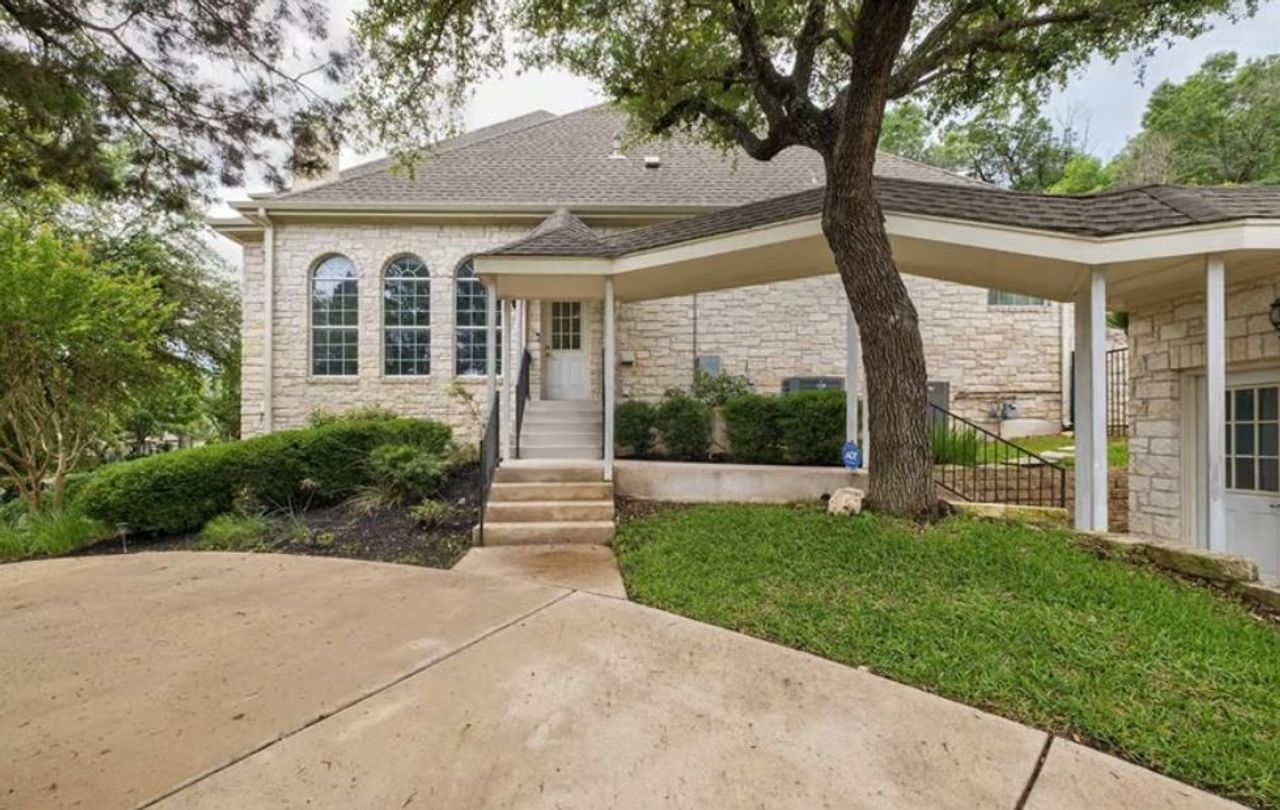 listing, photo 1