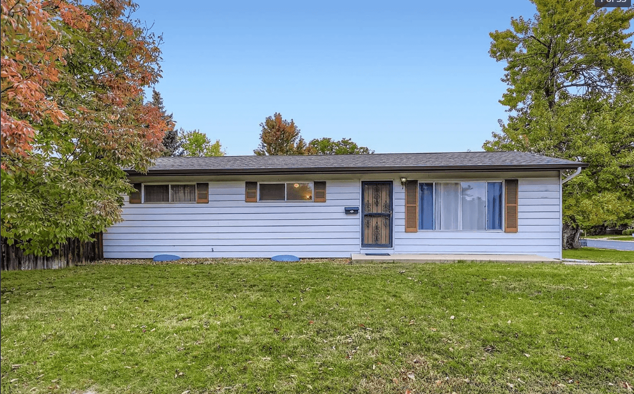 listing, photo 1