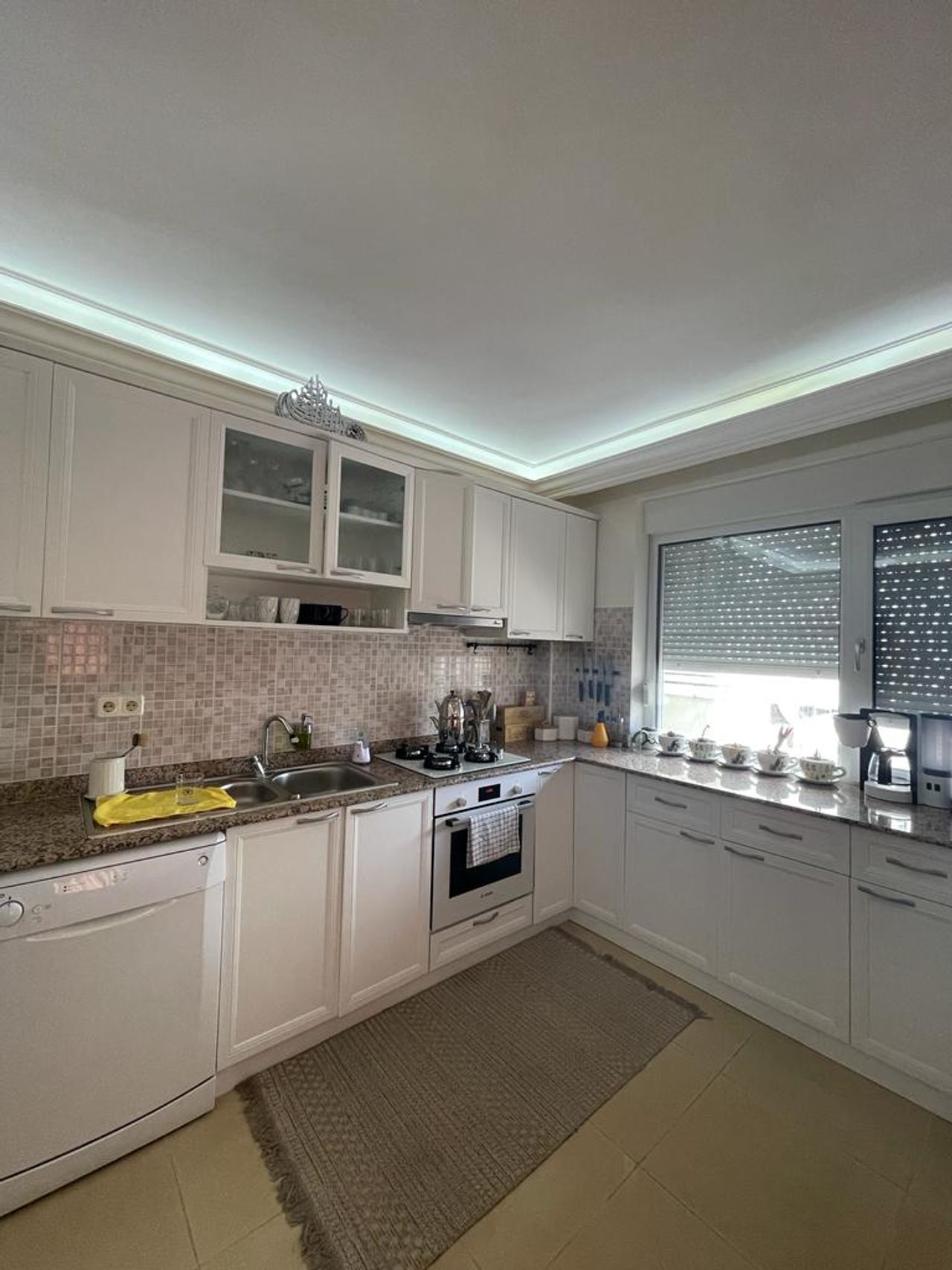 listing, photo 1
