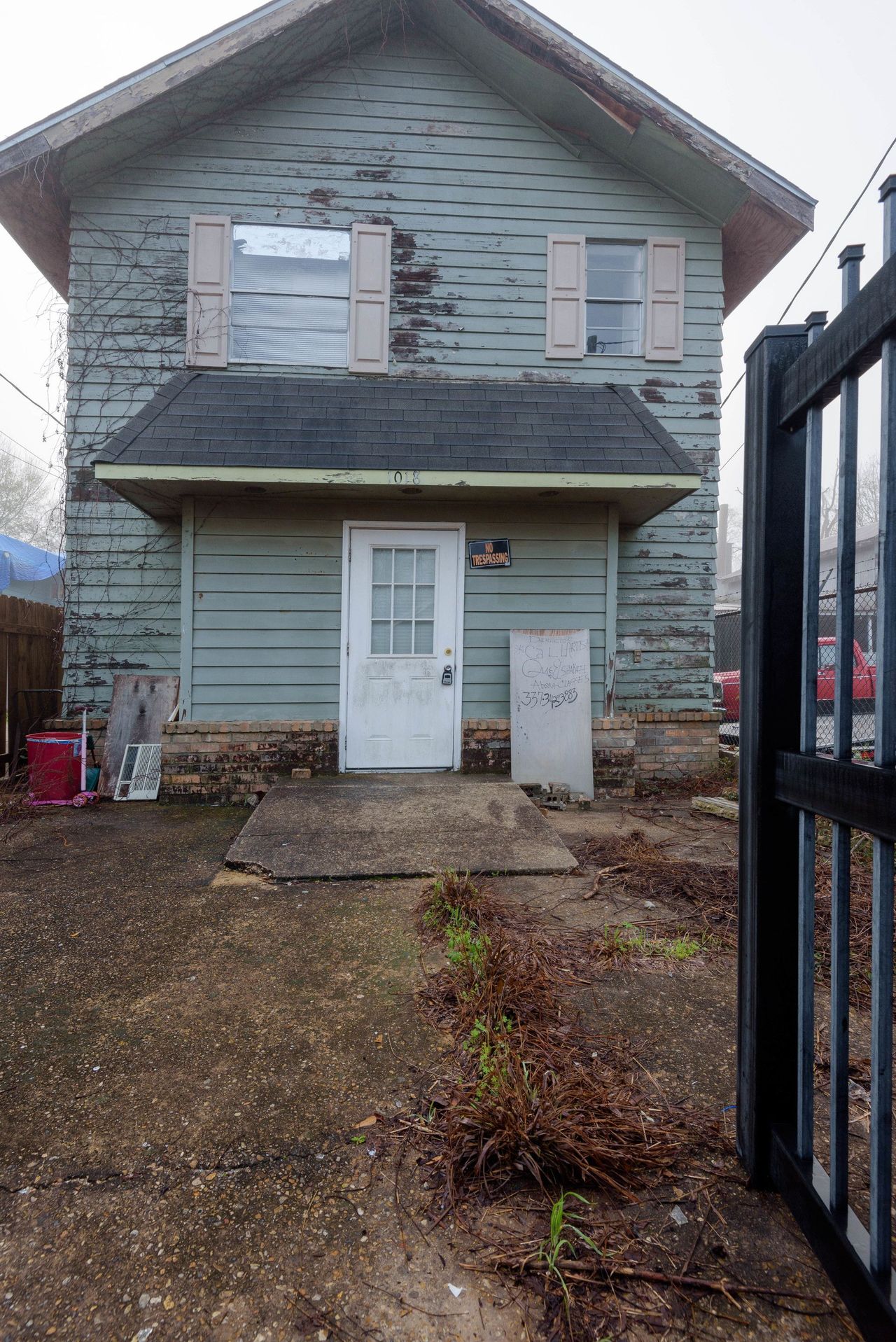 listing, photo 1