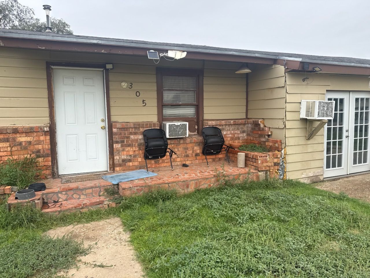 listing, photo 1