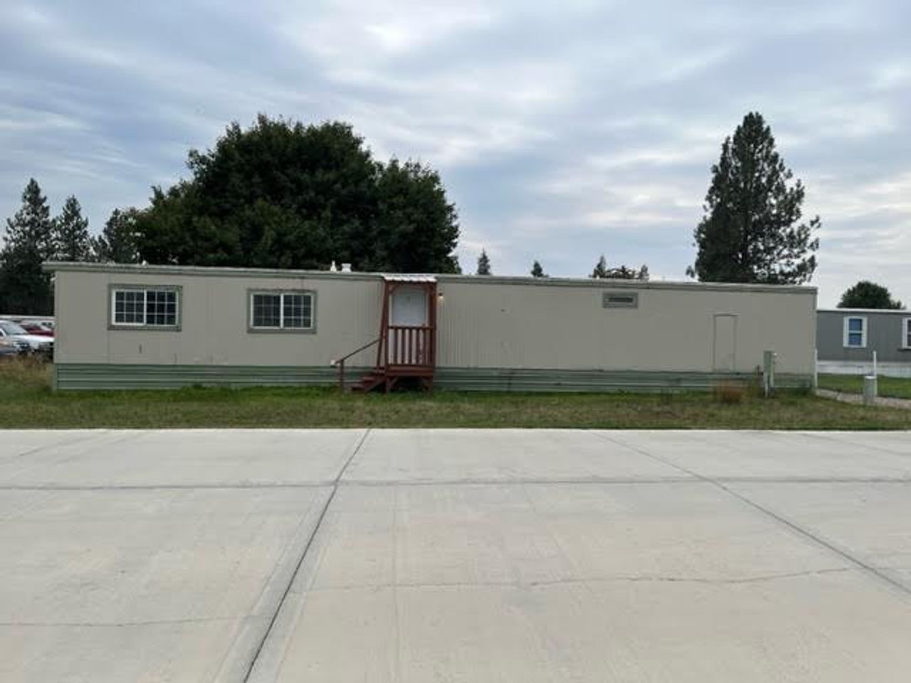 listing, photo 1