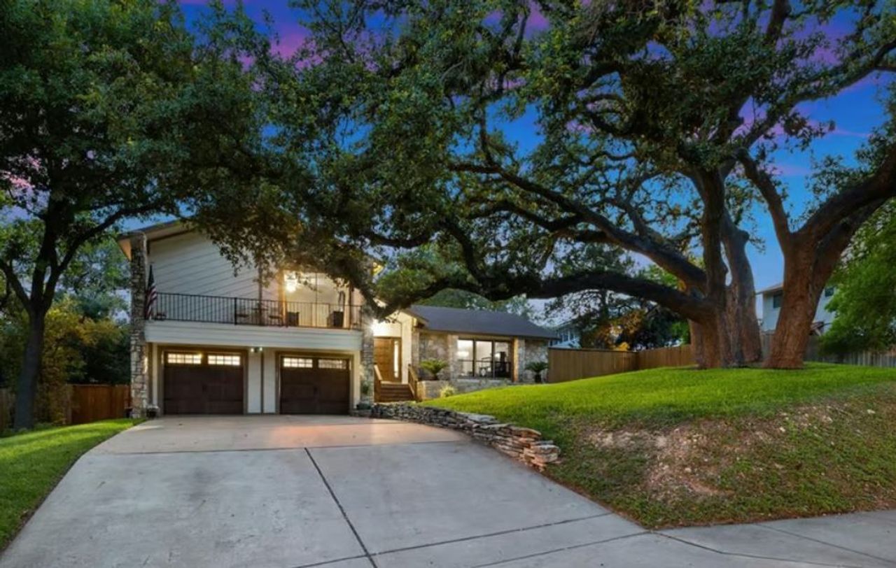 listing, photo 1