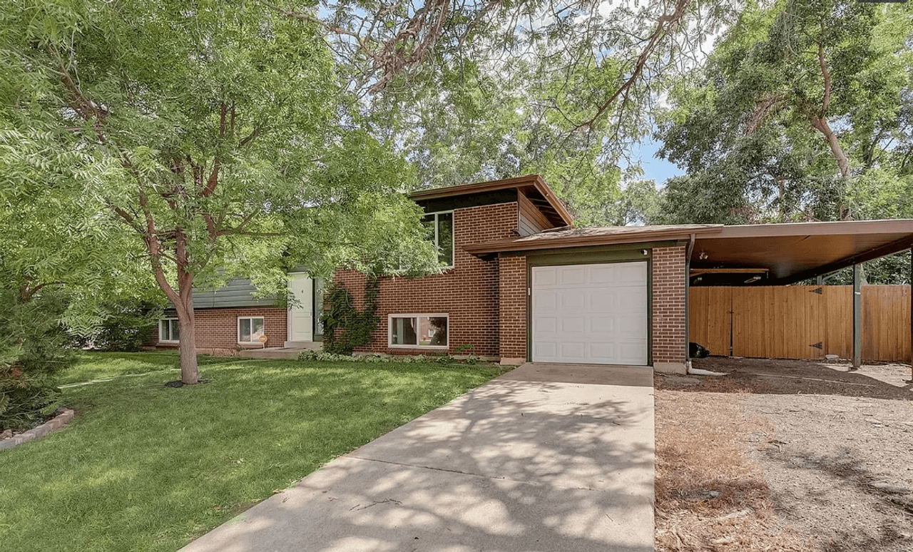listing, photo 1