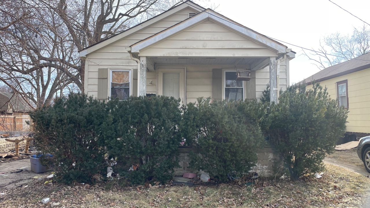 listing, photo 1