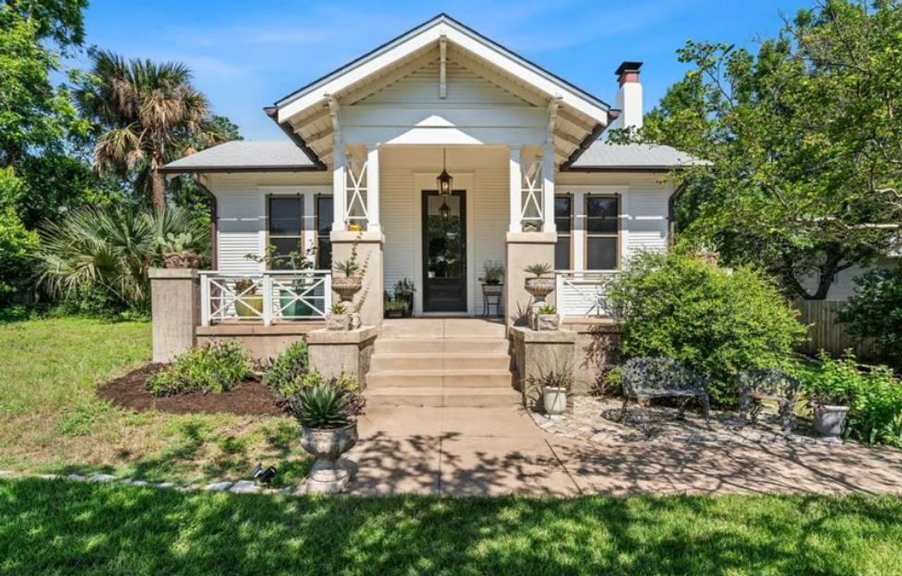 listing, photo 1