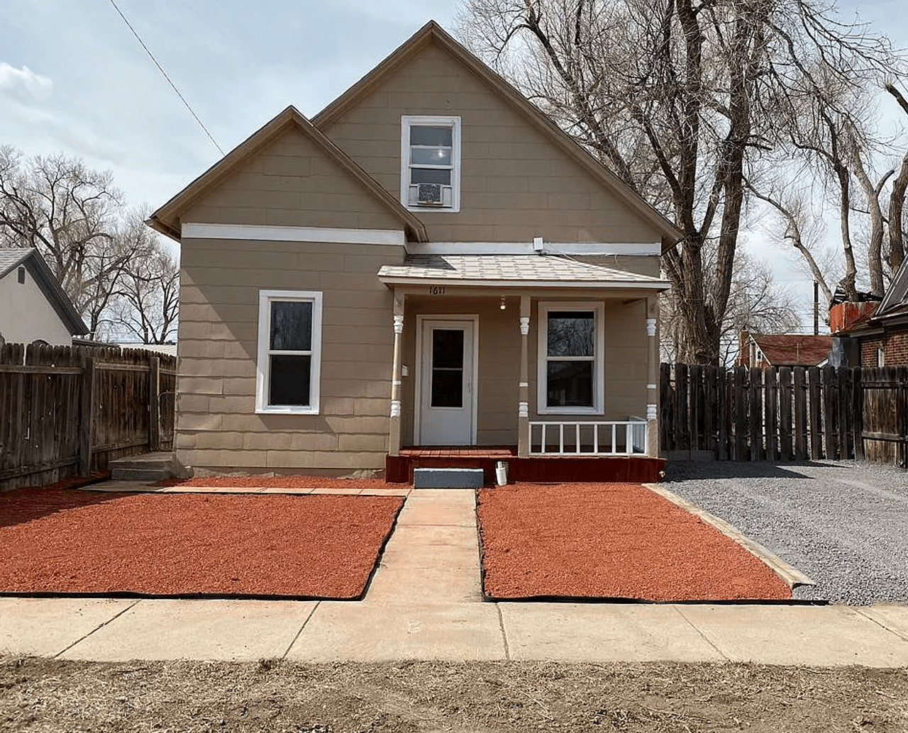 listing, photo 1