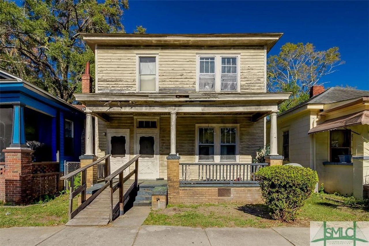 listing, photo 1