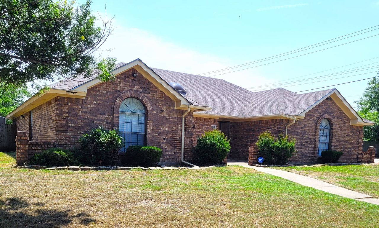 listing, photo 1