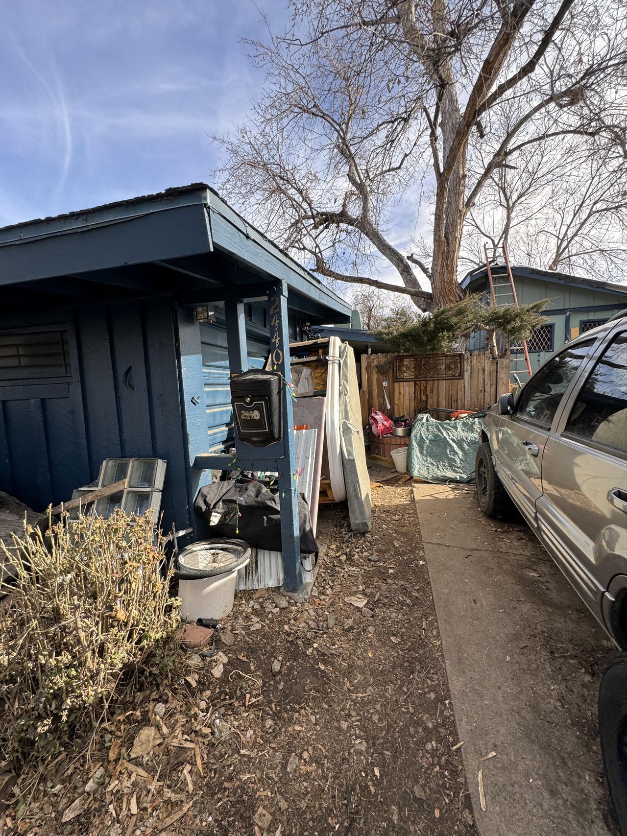 listing, photo 1