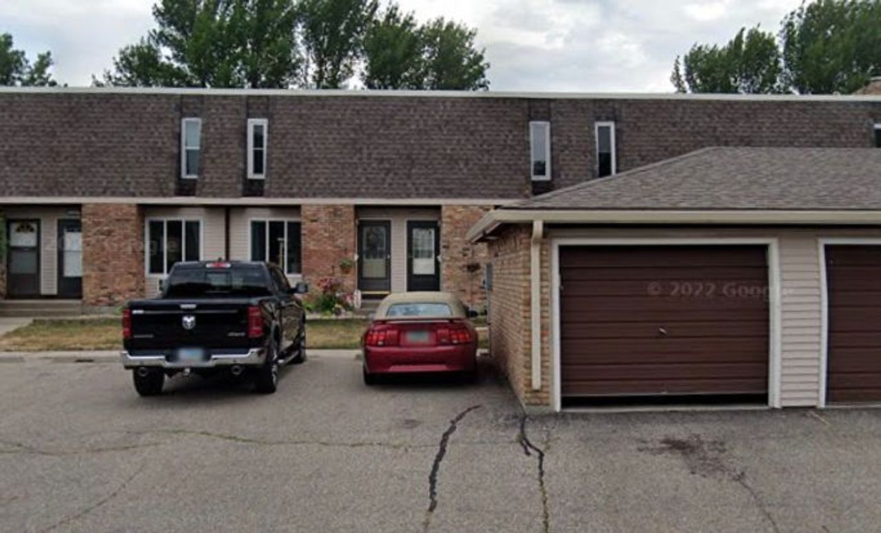 listing, photo 1