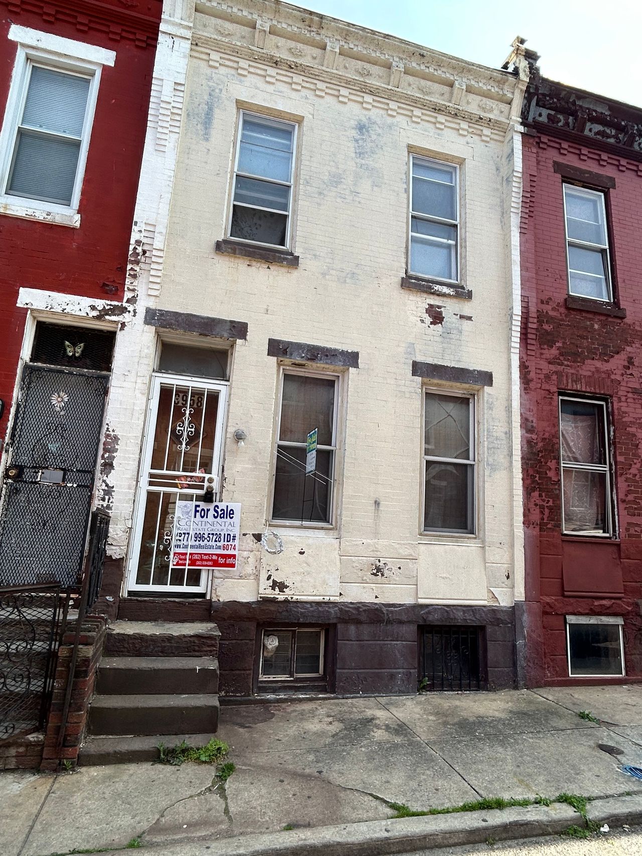 listing, photo 1