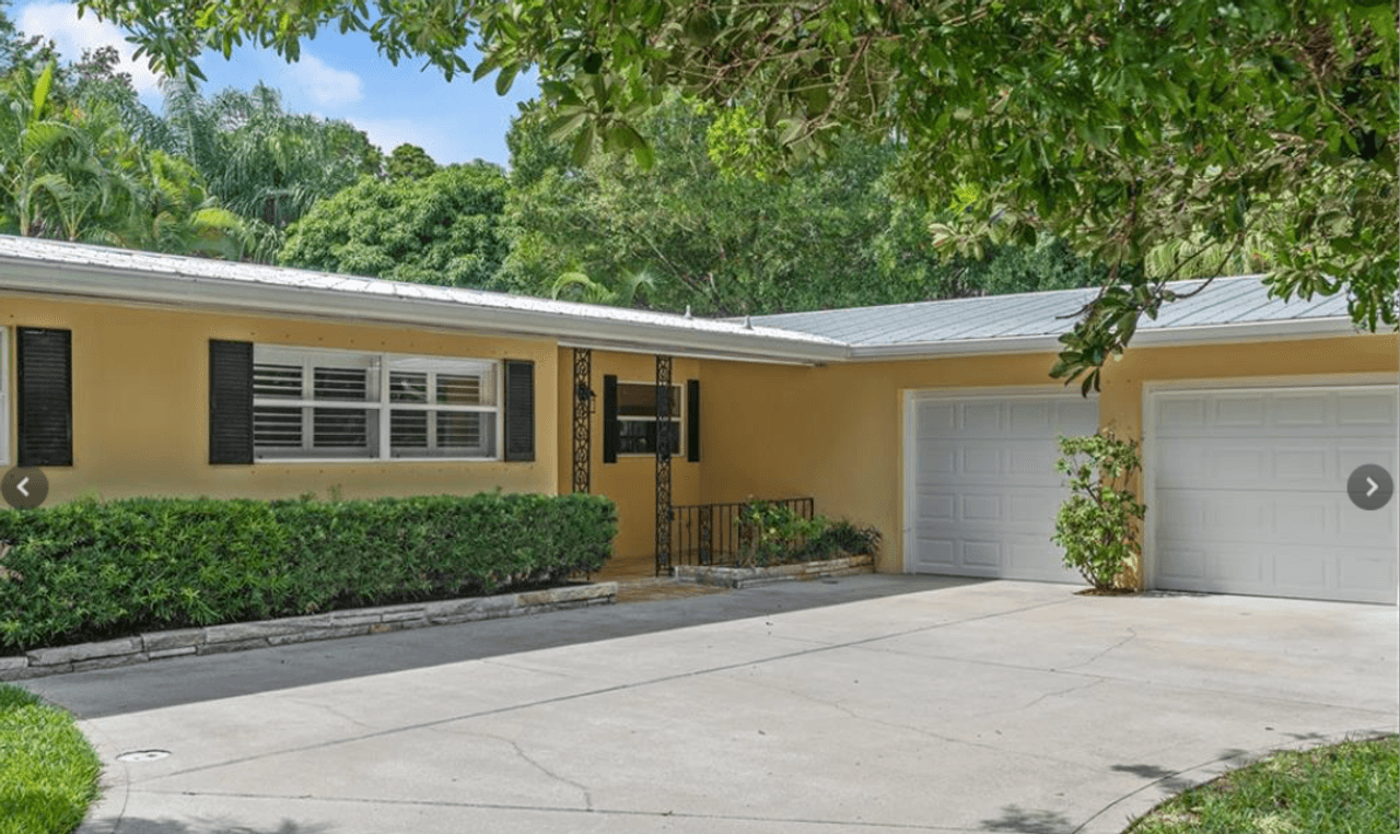 listing, photo 1