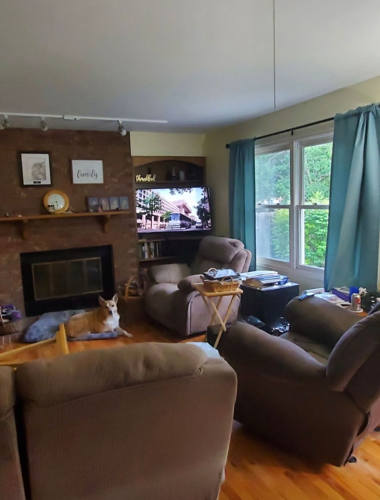 listing, photo 1