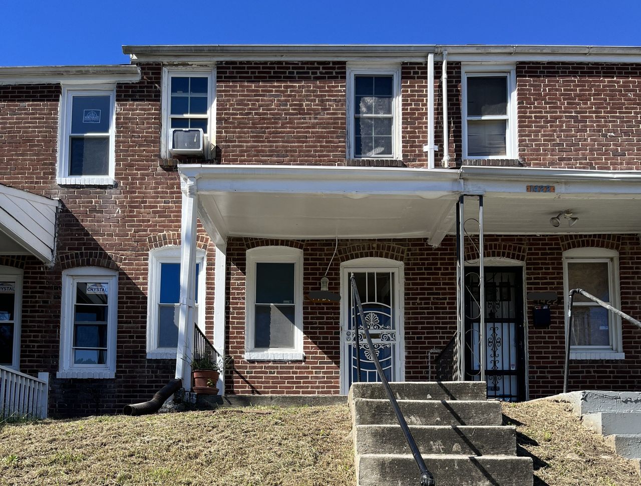 listing, photo 1