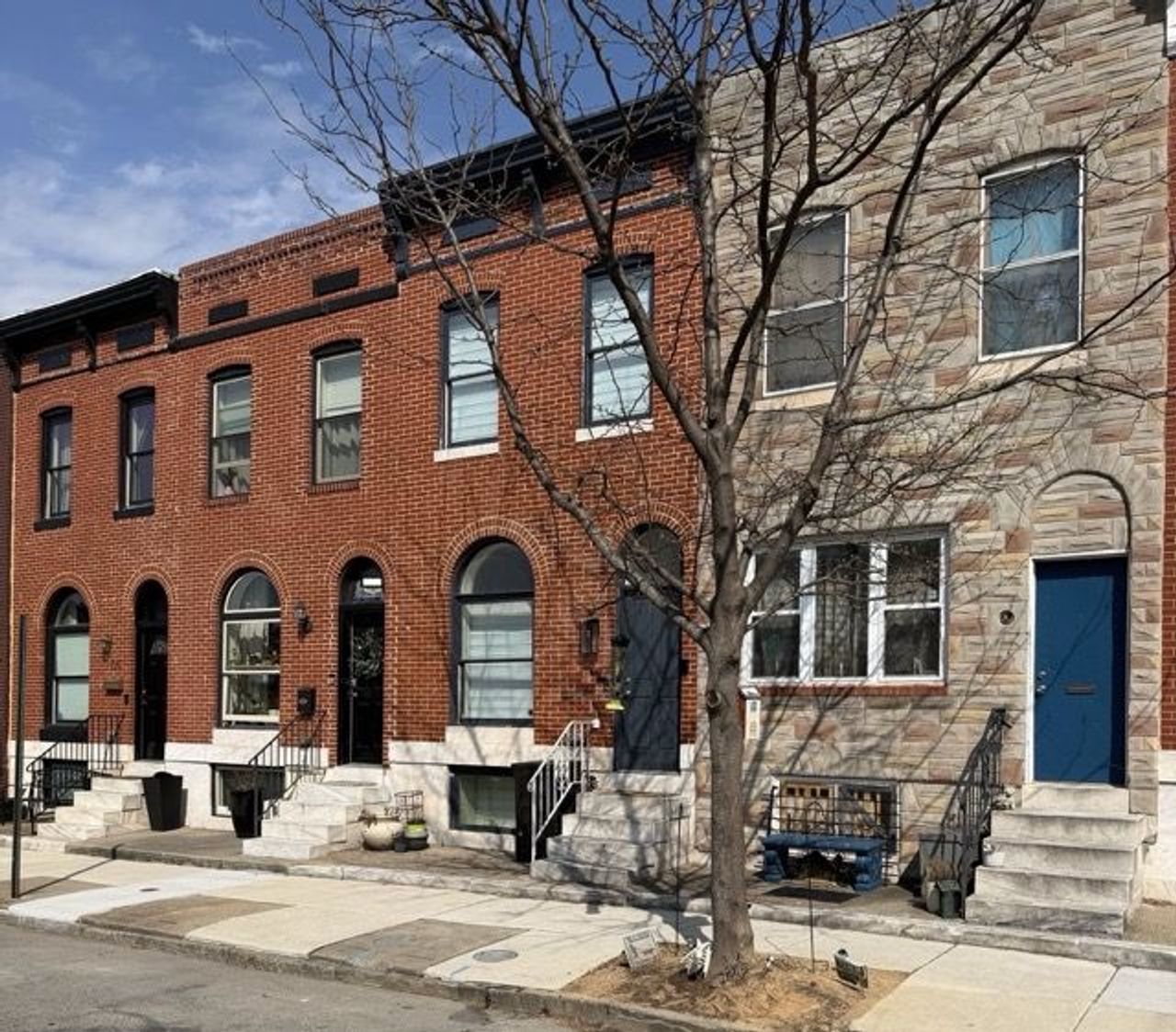 listing, photo 1