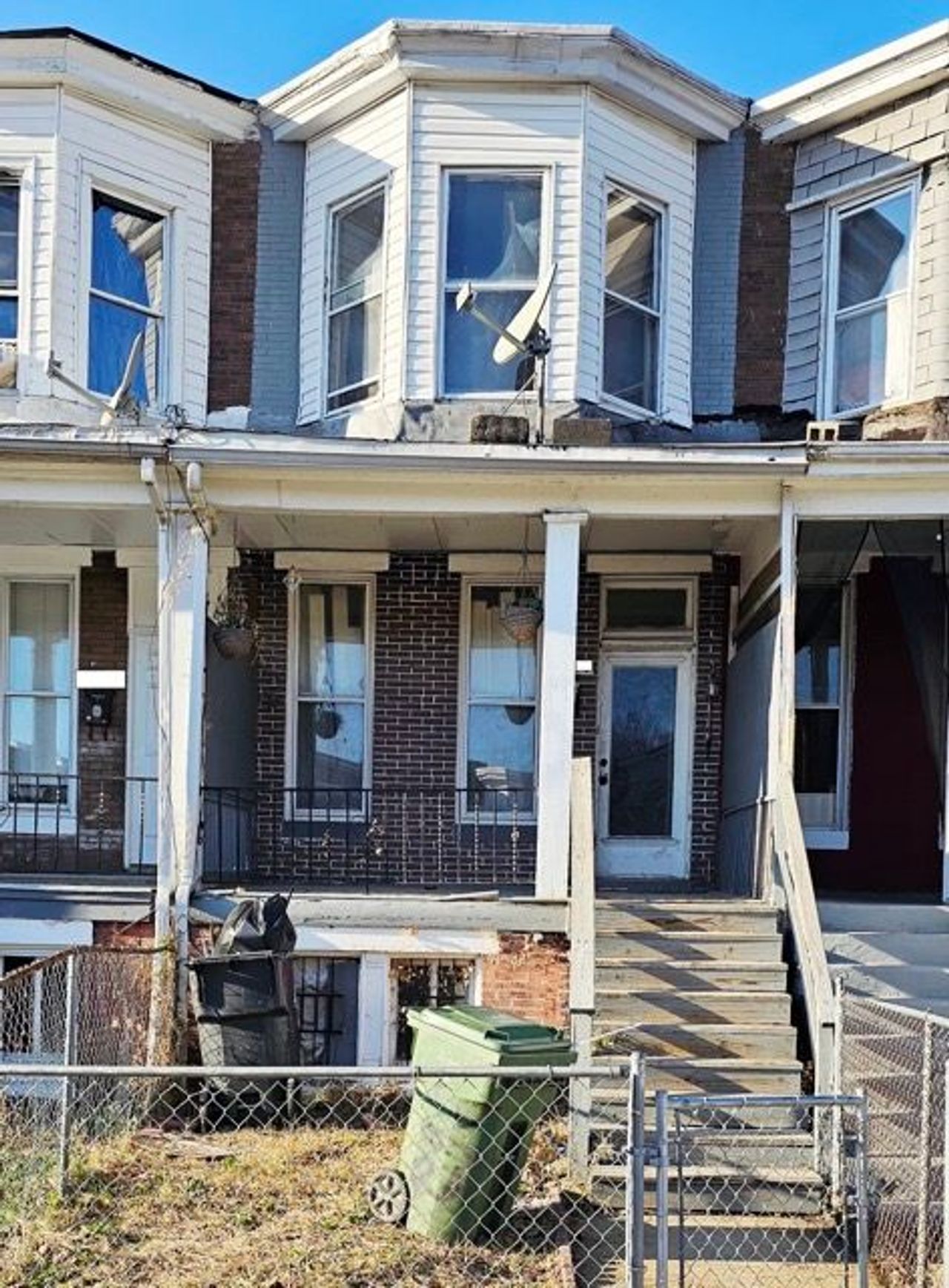 listing, photo 1