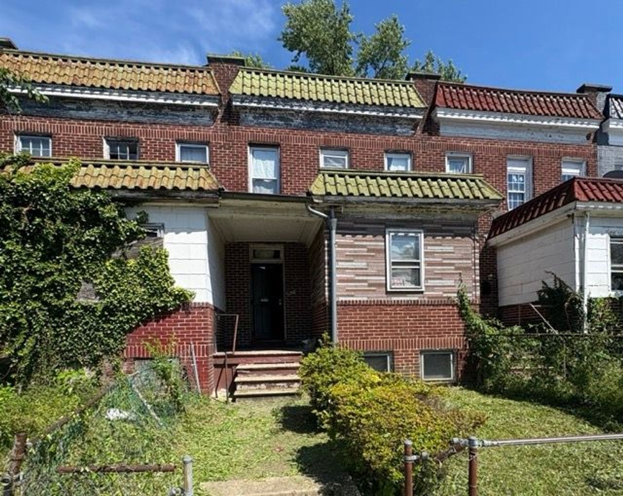 listing, photo 1
