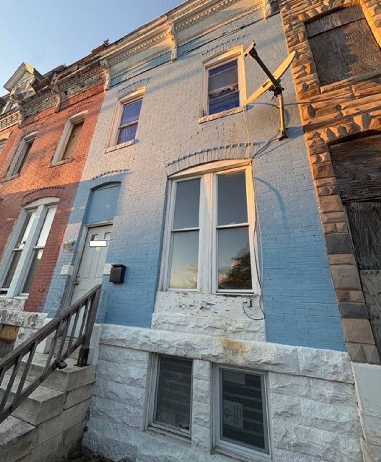 listing, photo 1