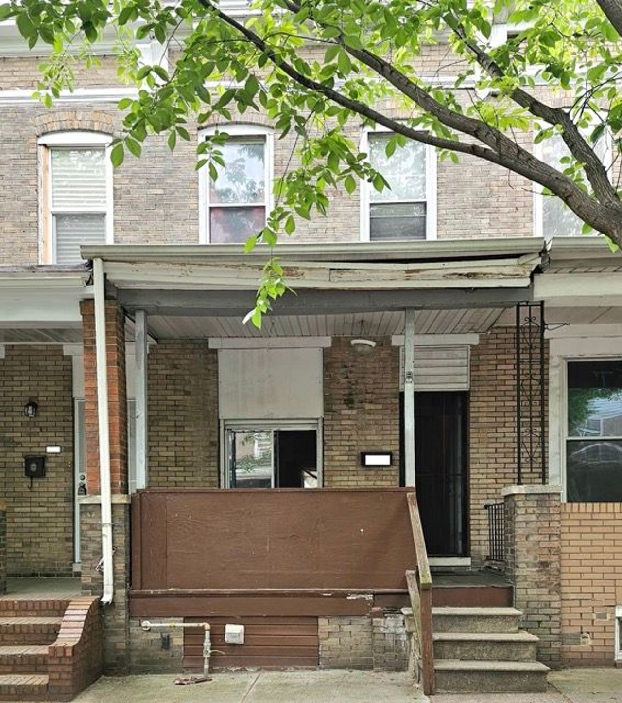 listing, photo 1