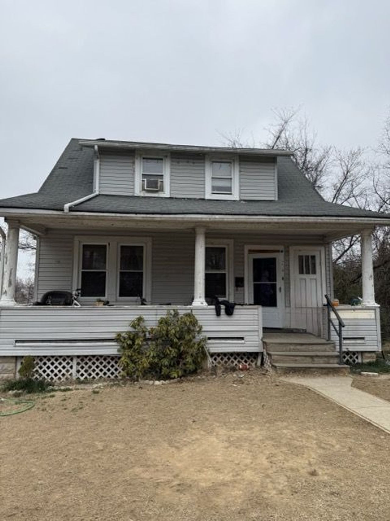 listing, photo 1
