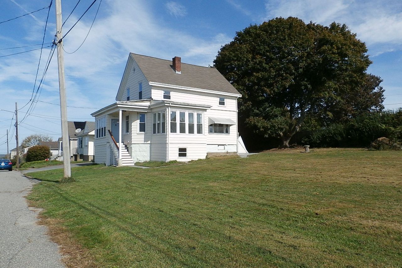 listing, photo 1