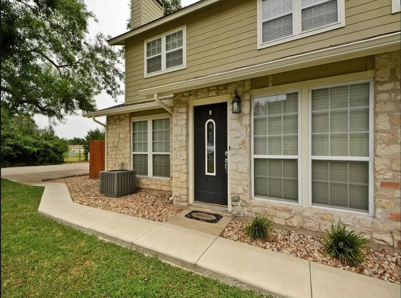 listing, photo 1