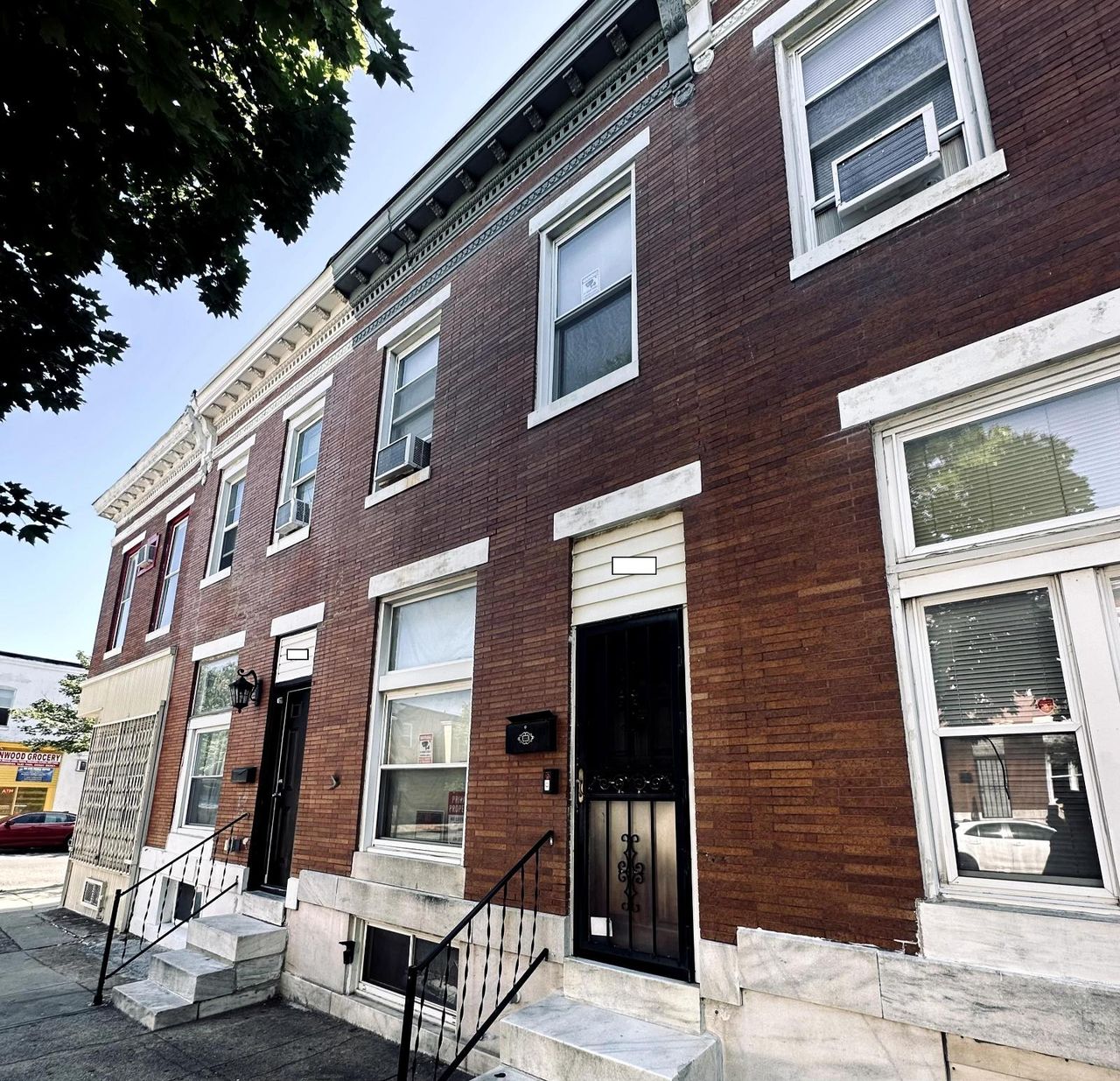 listing, photo 1