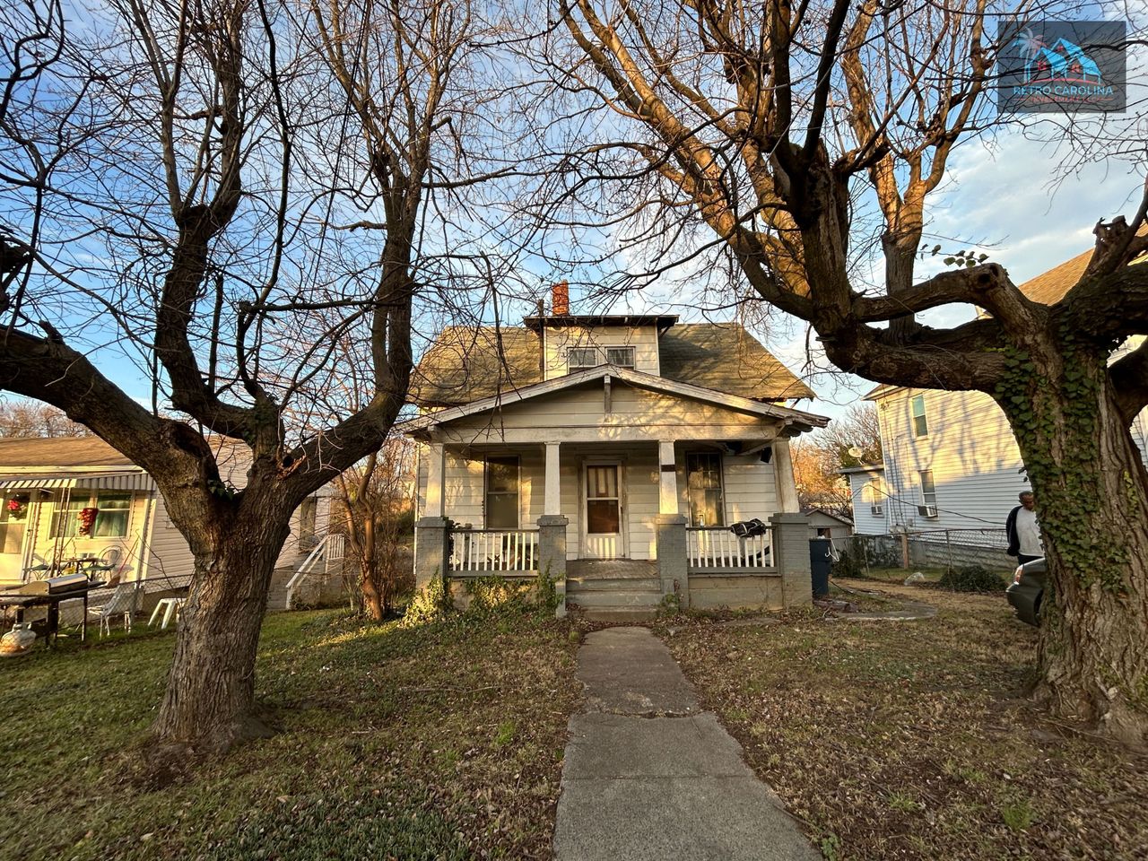 listing, photo 1