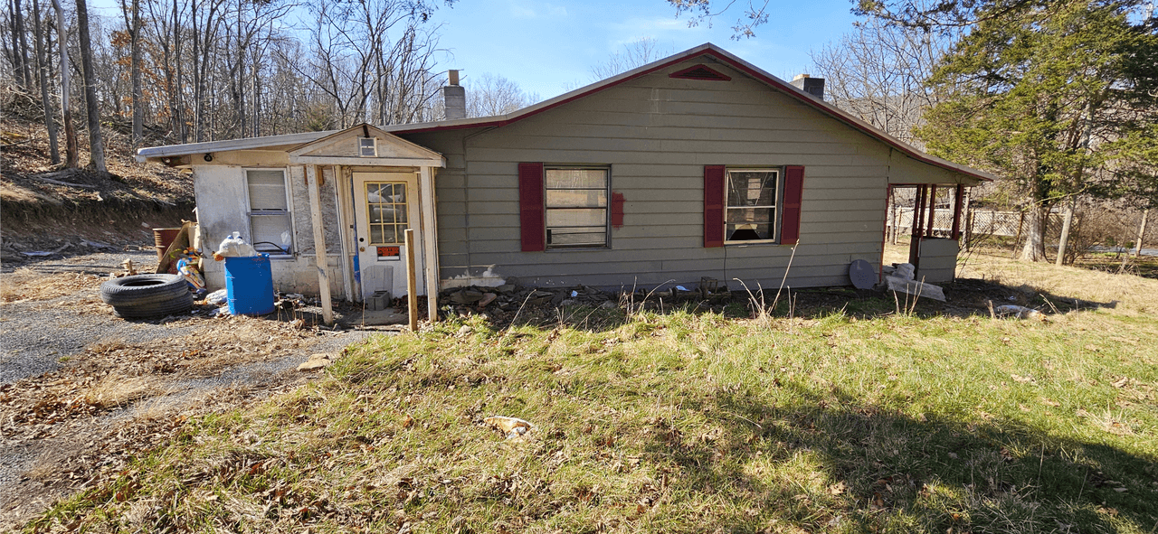 listing, photo 1