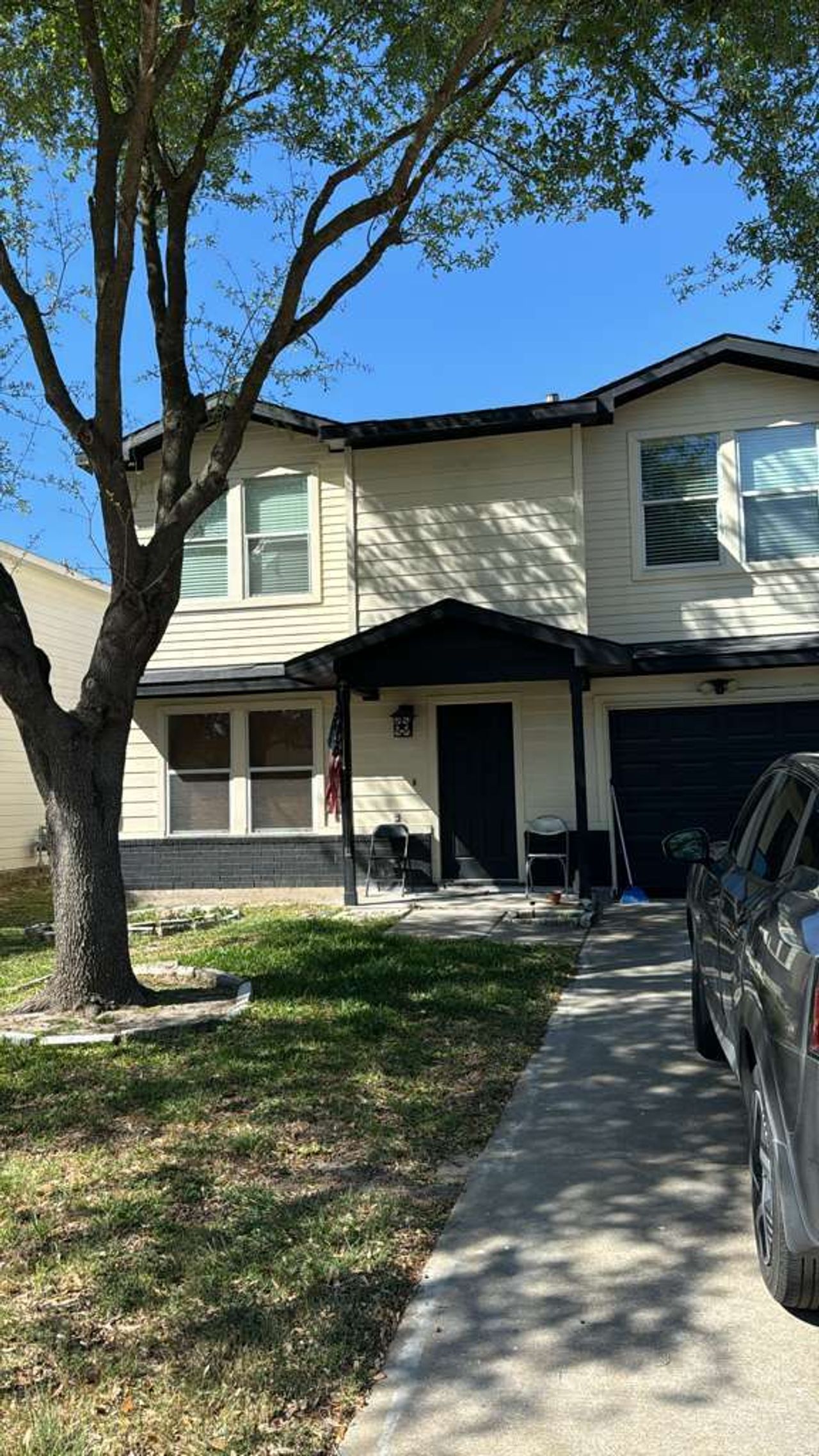 listing, photo 1