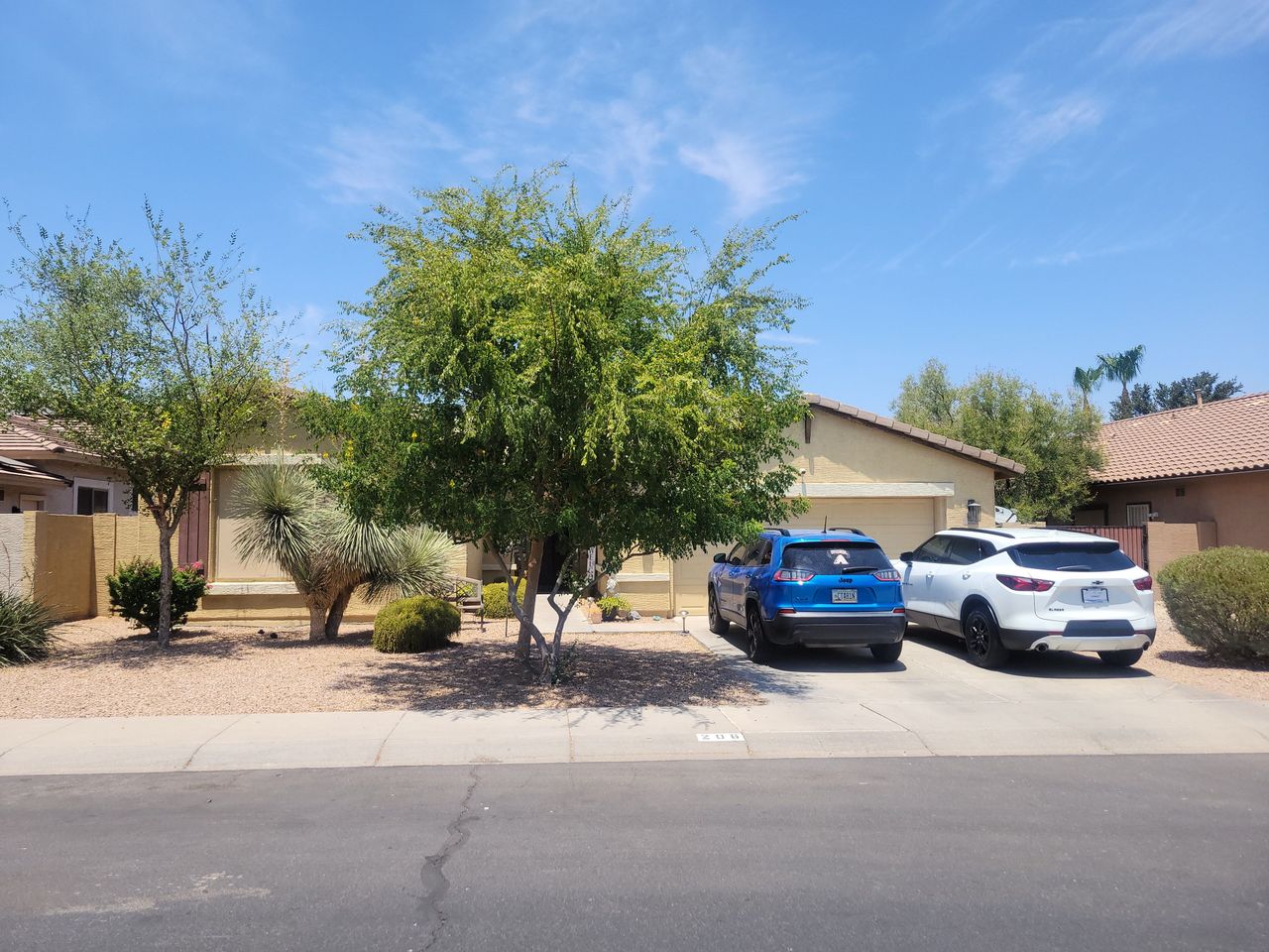 listing, photo 1