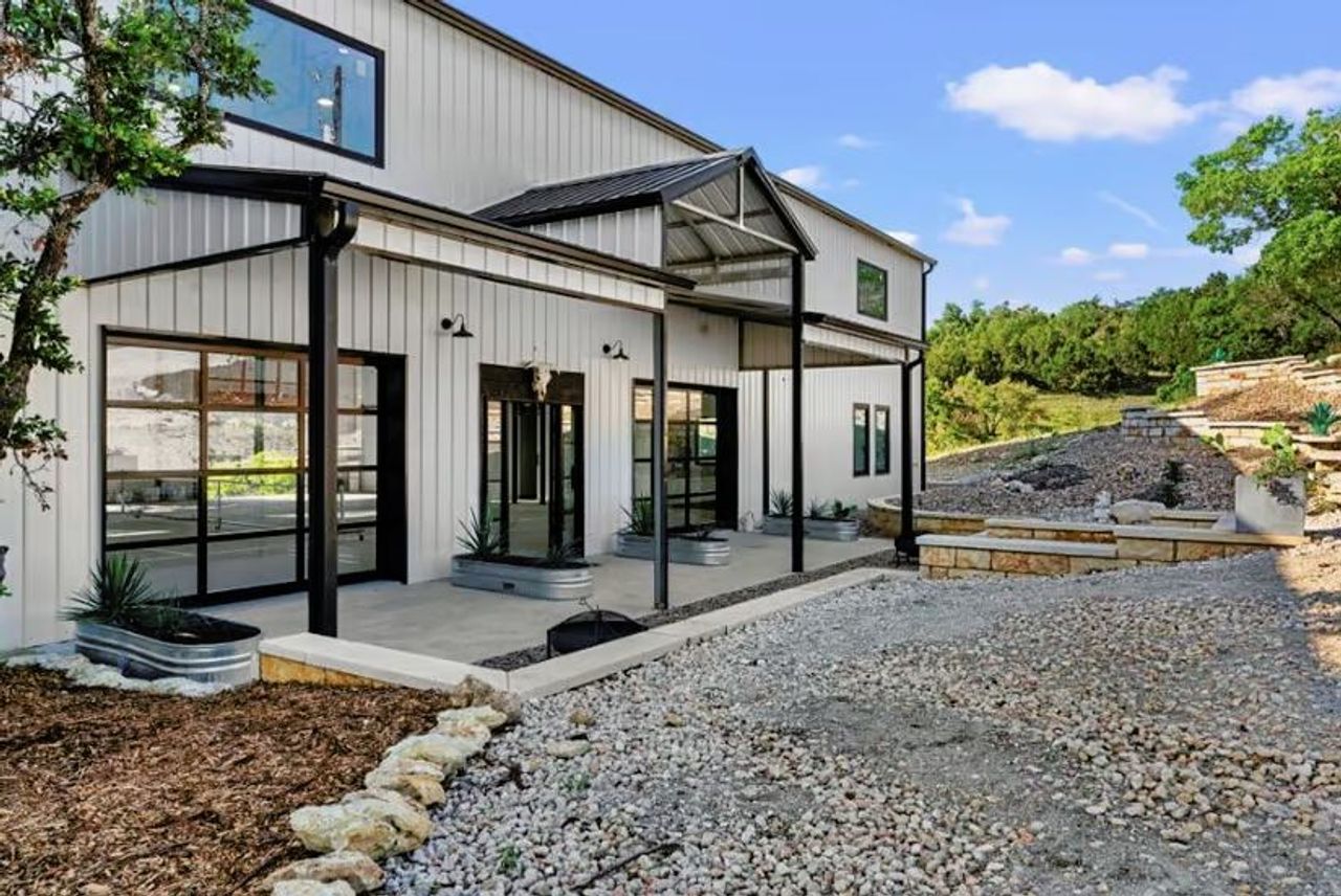 listing, photo 1