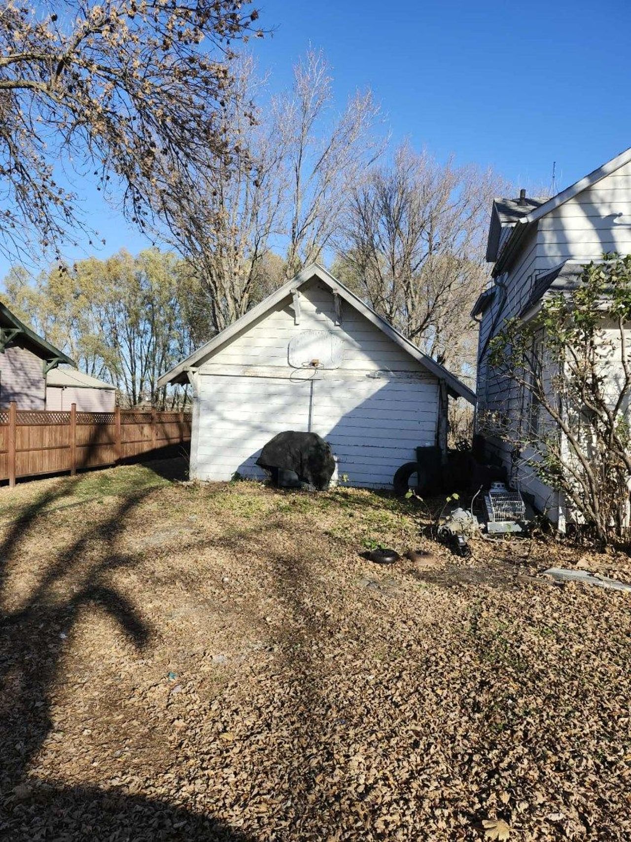 listing, photo 1