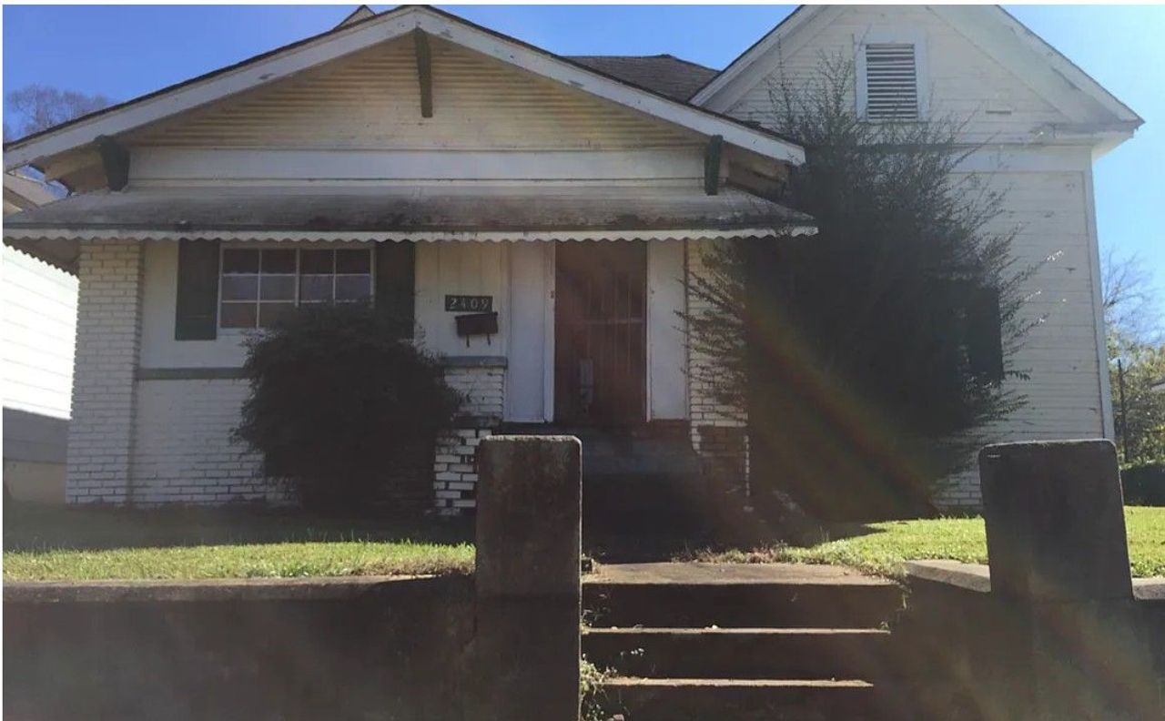 listing, photo 1