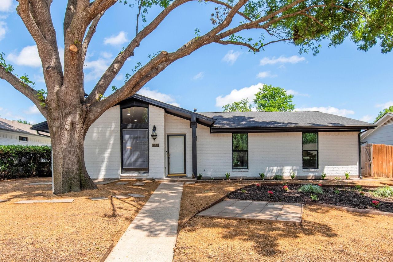 listing, photo 1