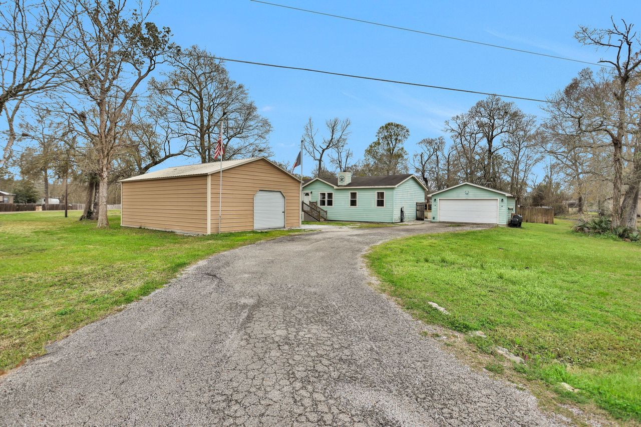 listing, photo 1