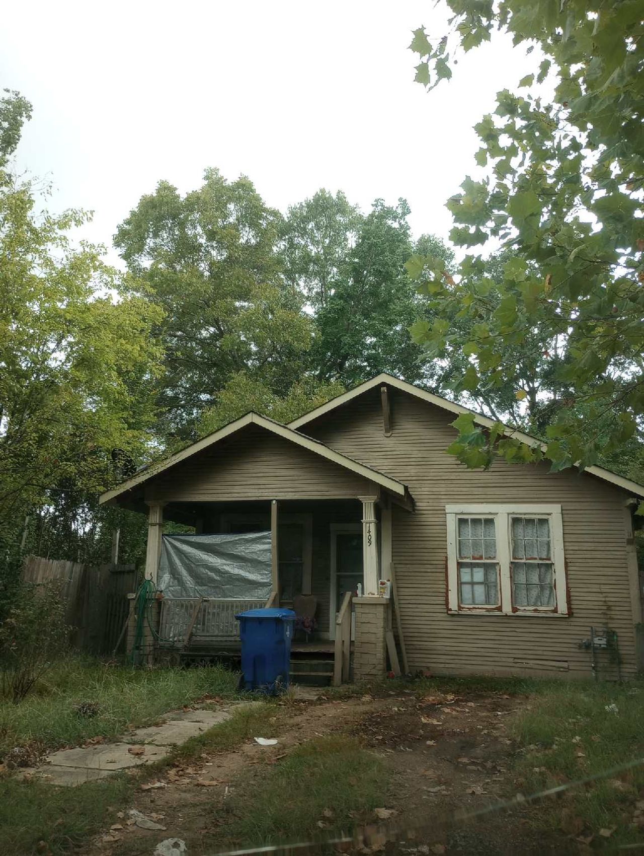 listing, photo 1