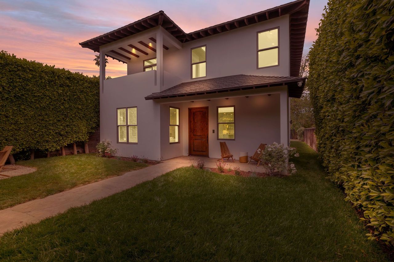 listing, photo 1