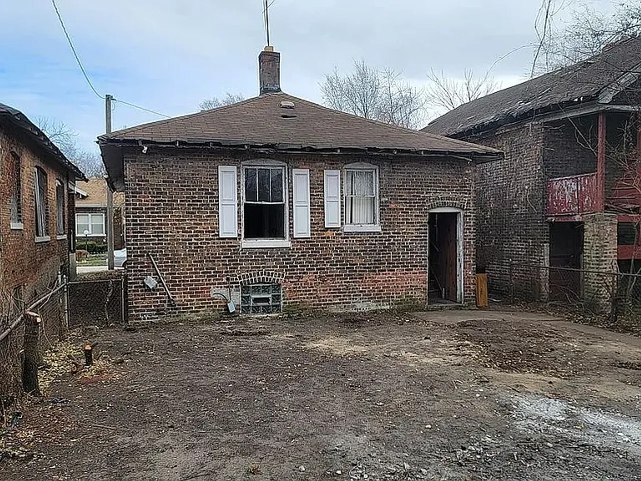 listing, photo 1