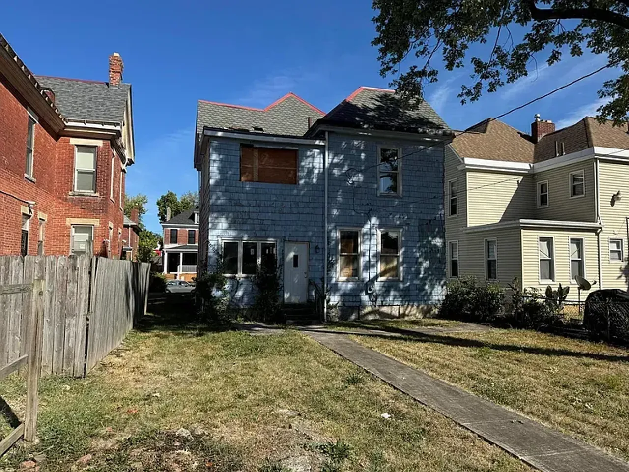 listing, photo 1