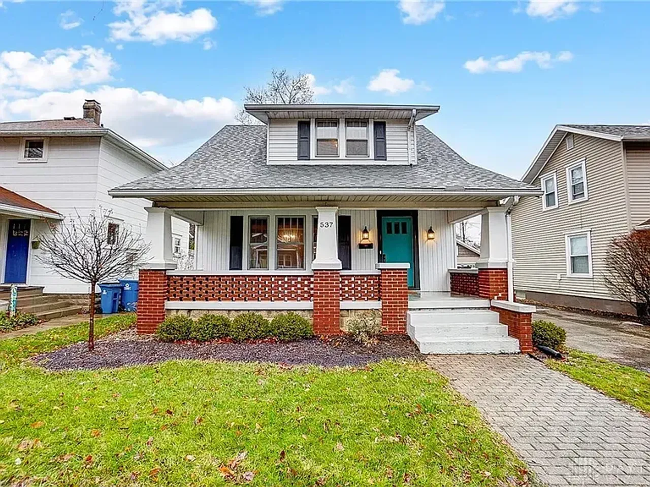 listing, photo 1